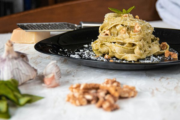 Wie können ätherische Öle zur Verbesserung der Schlafqualität beitragen?